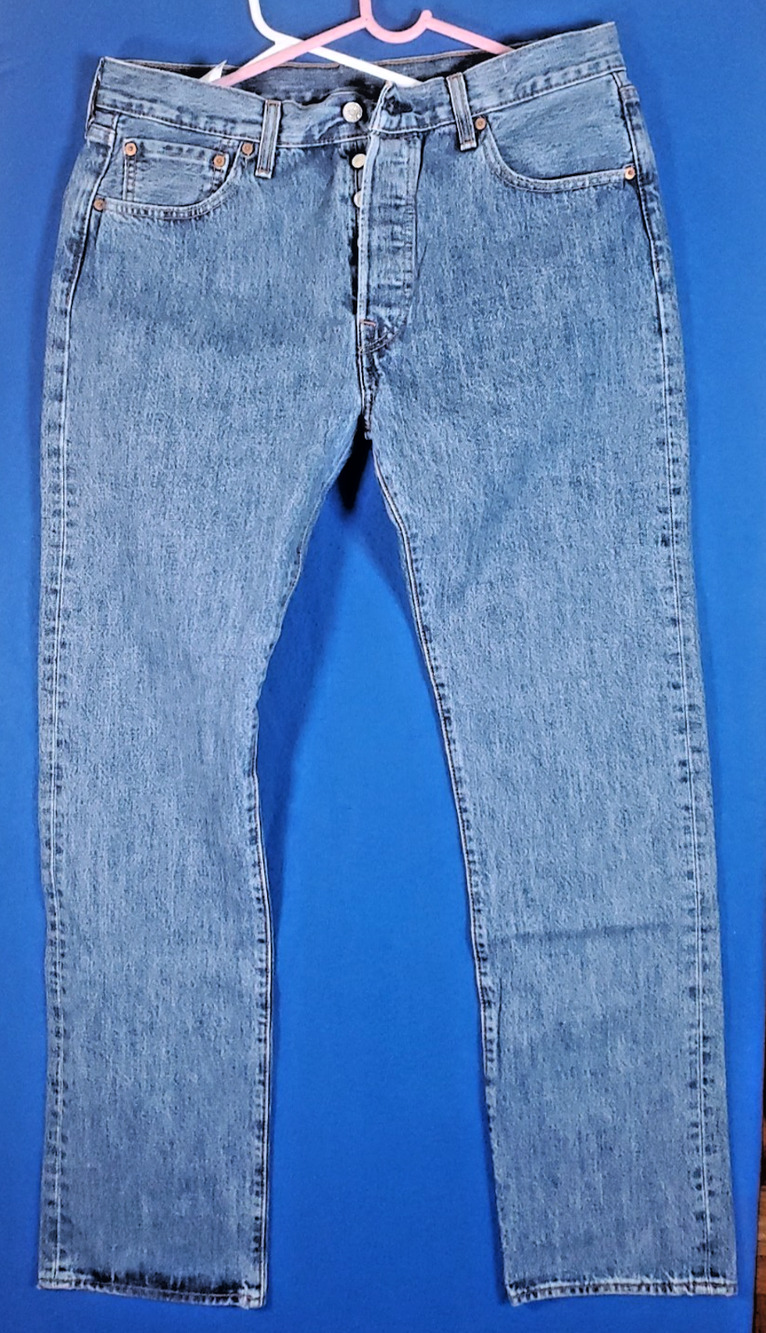 Levi's 501 Men's Jeans men Size 34x34 Blue Medium Wash Straight Leg Button Fly